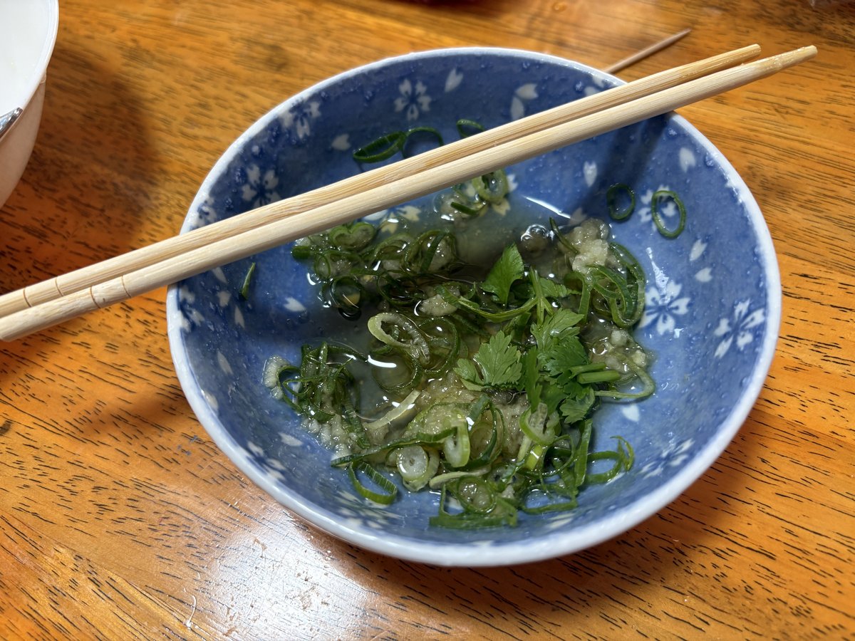 すりおろした自家製ニンニクと火鍋