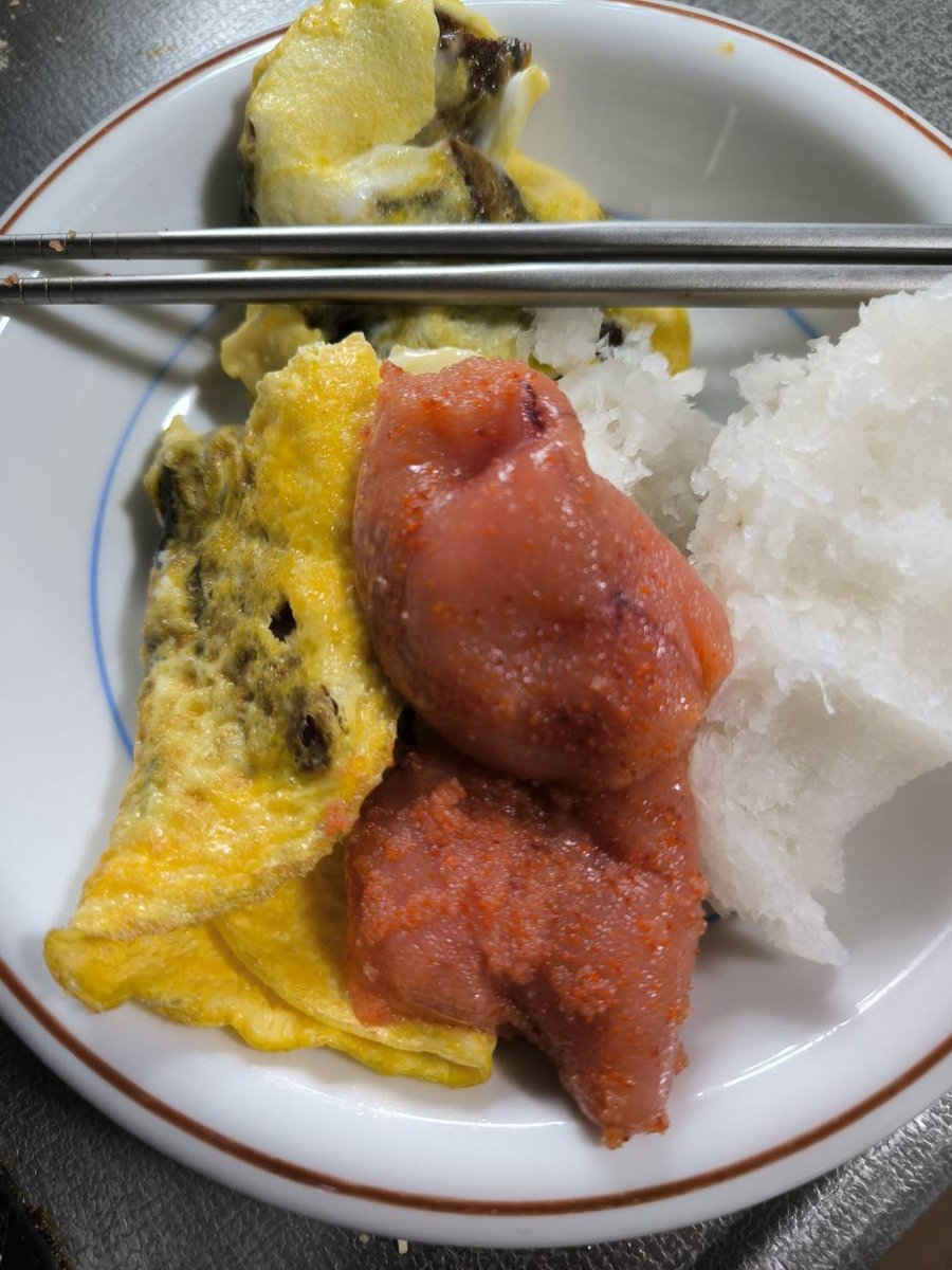 翌日に卵とじにしたサーモン重ね昆布巻き