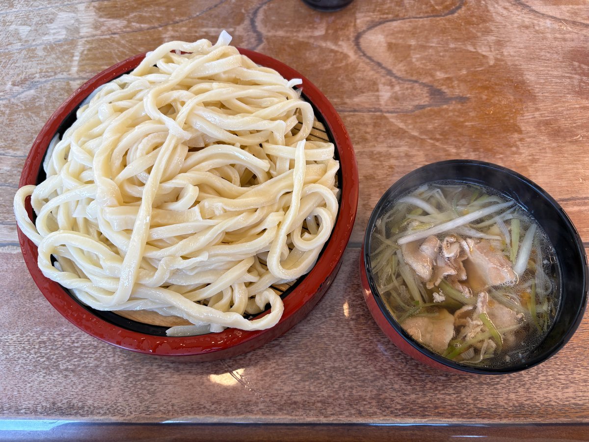 田舎っぺうどんの温かい塩肉ネギ汁うどん大盛り