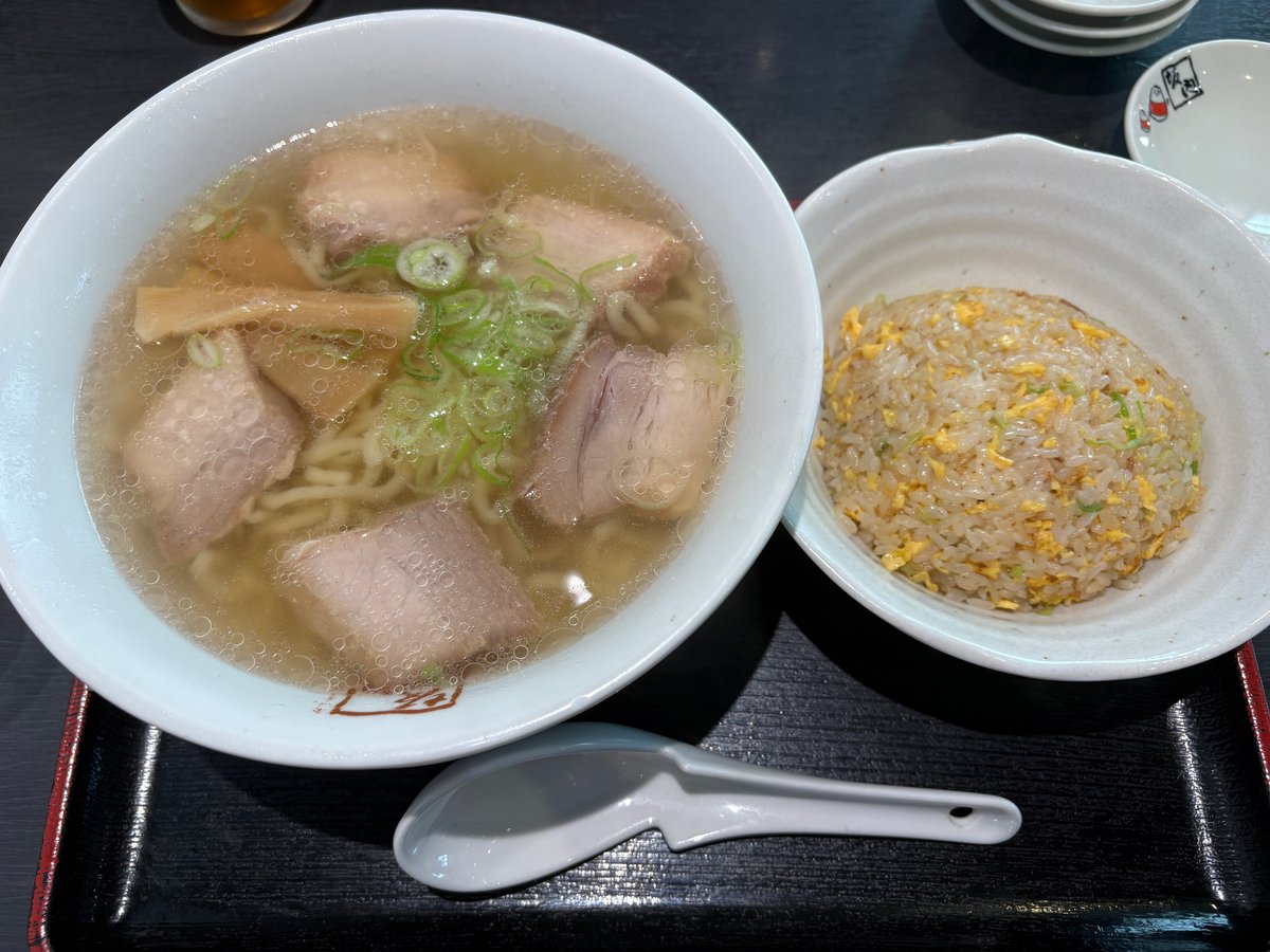 喜多方ラーメン坂内 本庄店の塩ラーメンと半チャーハン