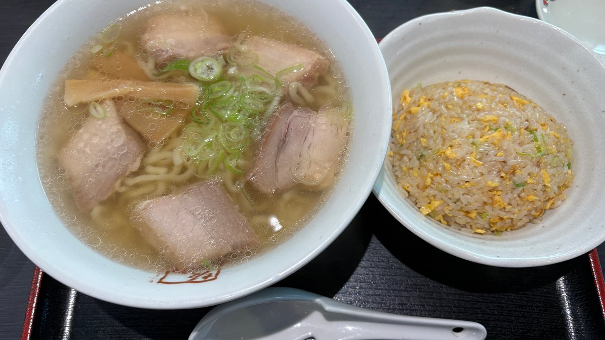 喜多方ラーメン坂内 本庄店へ。チャーシューは旨い、でもラーメンは俺には少し優しすぎた