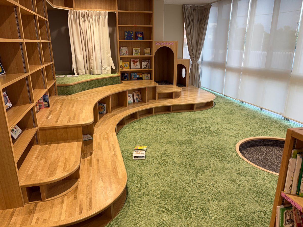 図書室ヨメルバの絵本と読書スペース