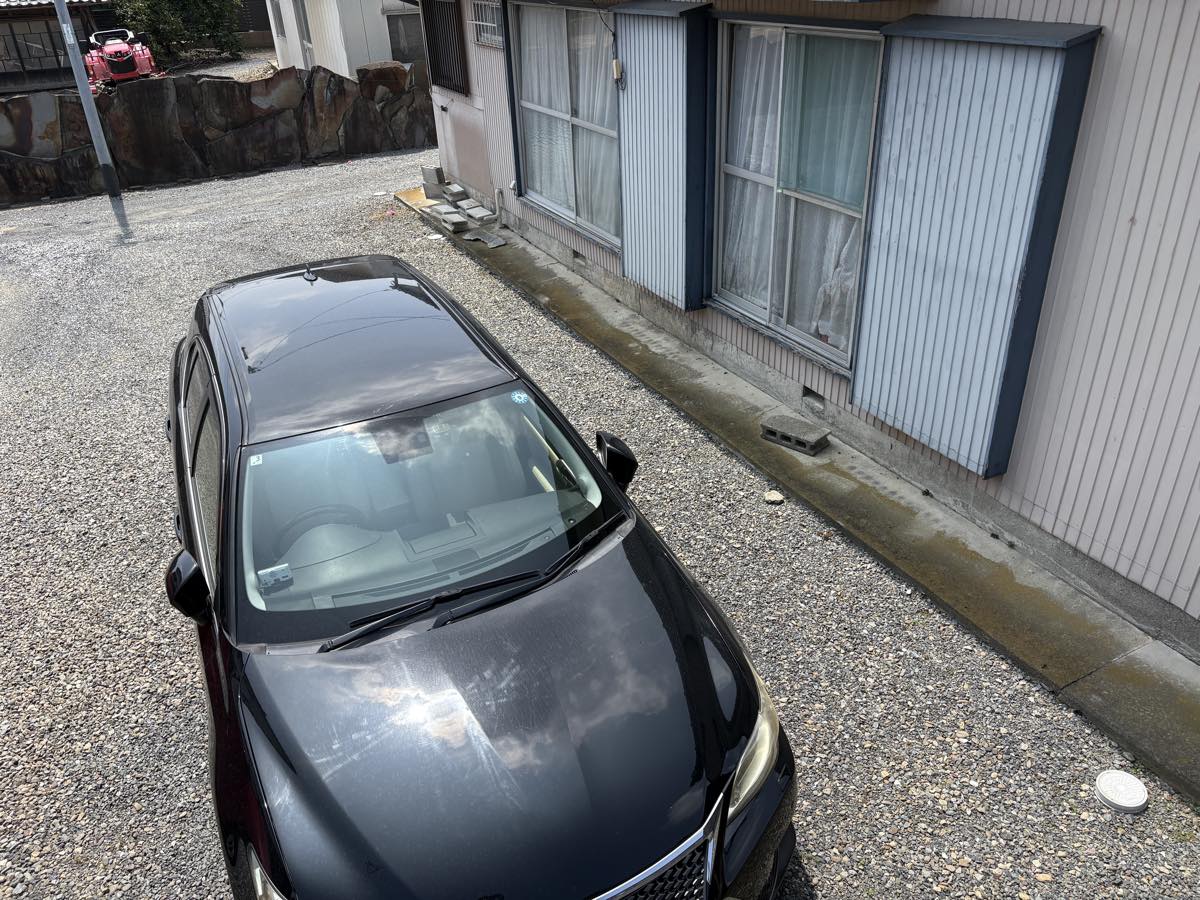 実家の敷地と駐車場の様子