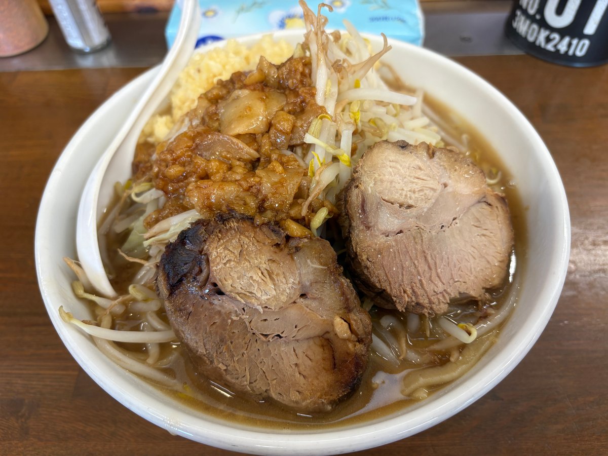 宮二郎の豚骨ラーメン大350gをヤサイ・アブラ・ニンニク全部マシで注文した一杯