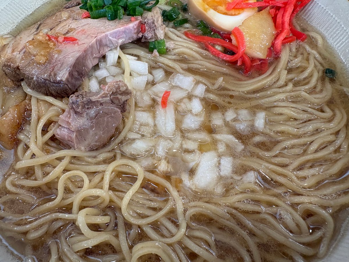 宮二郎の限定「ライトな豚骨」の細麺