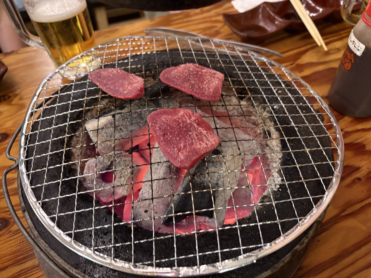 まる助のタンの炭火焼き