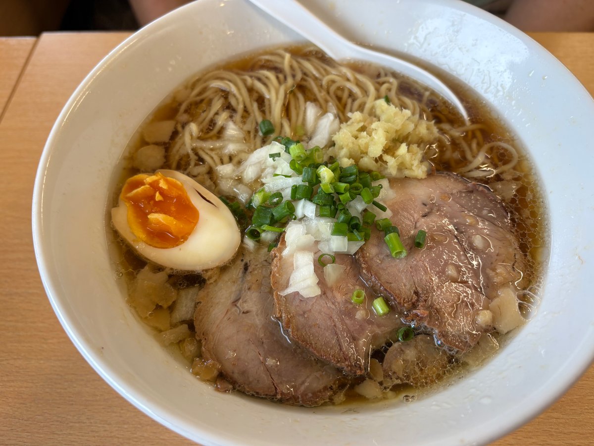 先輩が注文した宮二郎の生姜醤油そば