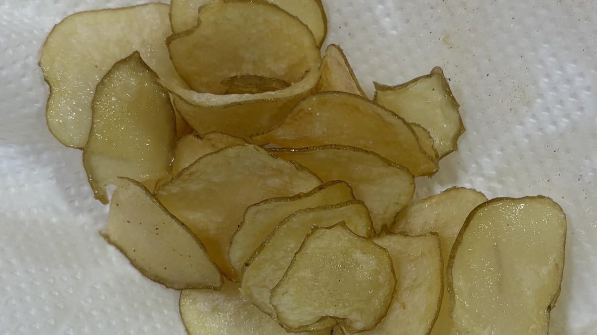 先輩にもらったじゃがいもでポテトチップス作りに初挑戦してみた
